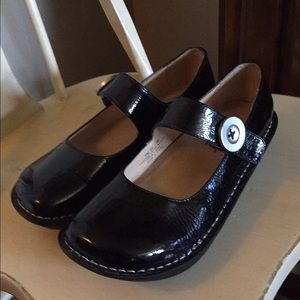 Algeria black paten Mary Jane